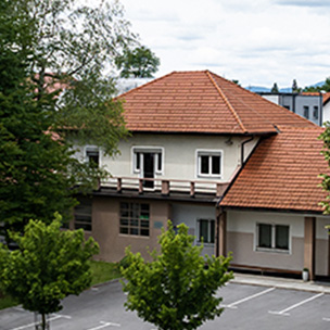 Podružnica Polje — Zalog, lokacija Polje